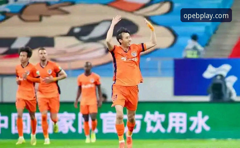 青岛海牛3-1力克上海海港：从战术细节解析OPEB娱乐平台球迷眼中的冷门之战